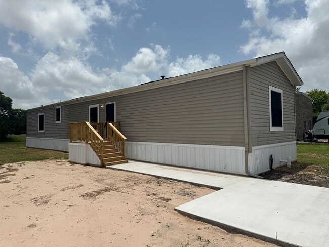 Building Photo - 821 Austin St