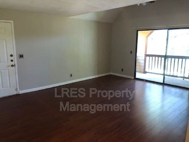 Photo - 465 Forestway Cir