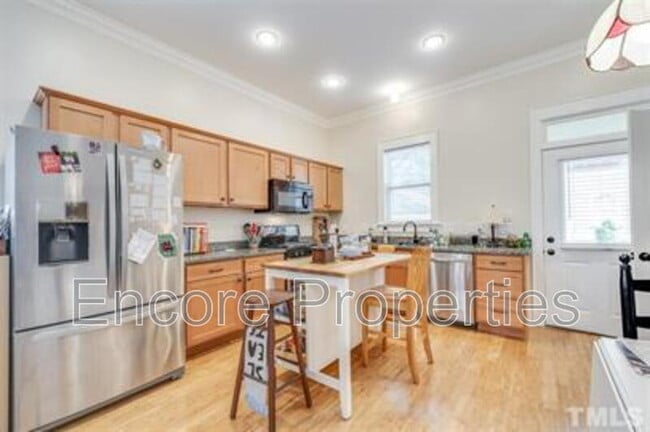 Photo - 1002 Monmouth Ave Unidad B