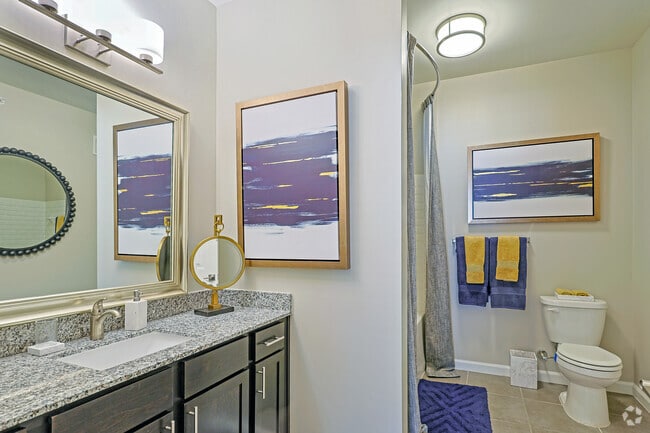 2BR, 2BA, 1096 SF Sierra | Primary Bathroom