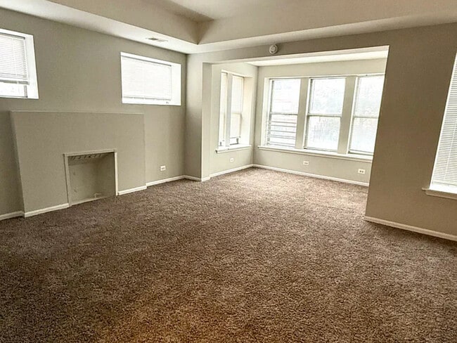 Photo - 6143 S Woodlawn Ave