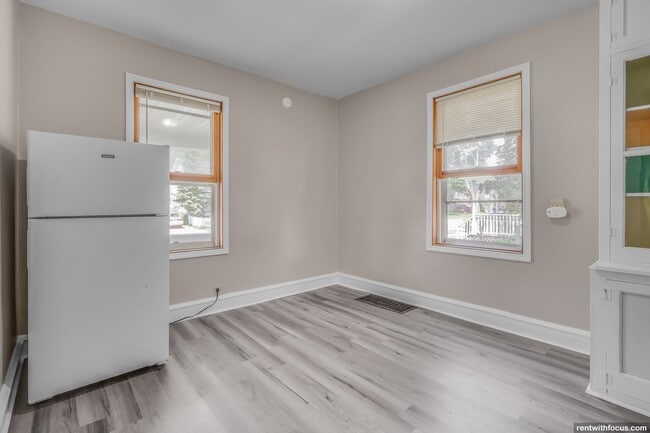 Building Photo - 1016 N Union St Unit A