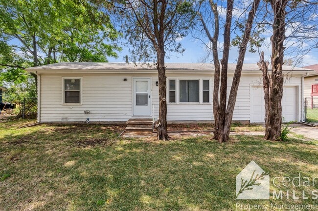 Super cute, updated 2 bedroom home - Super cute, updated 2 bedroom home
