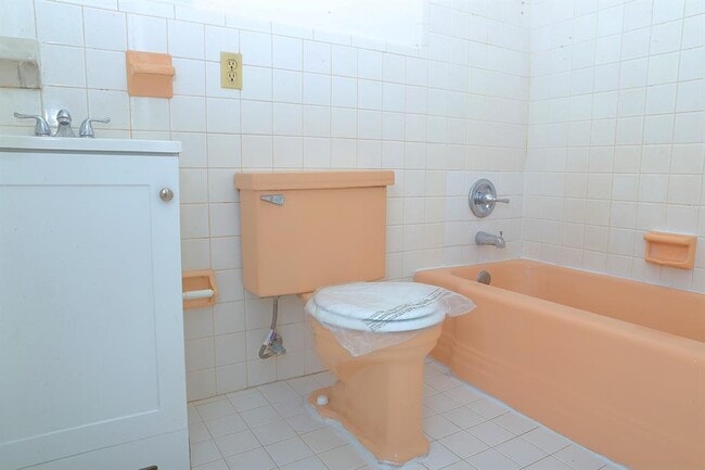 Photo - 5881 NE 18th Ave Unit 2