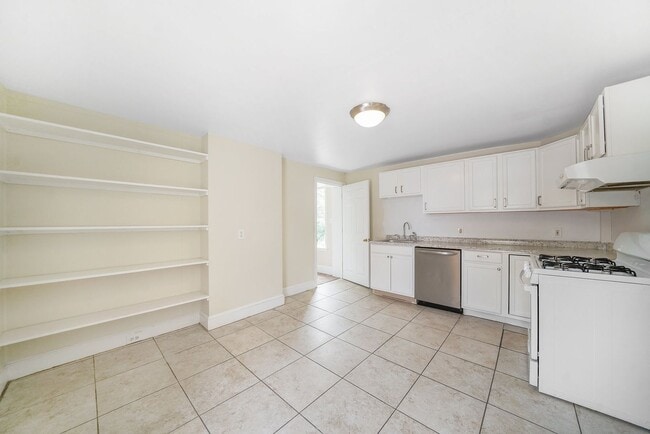 Photo - 661 Downingtown Pike Unit B