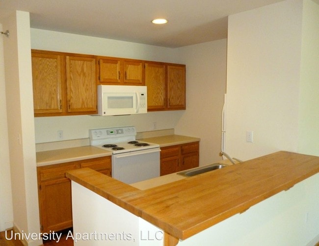 Photo - Thirteenth & John St. Apartments