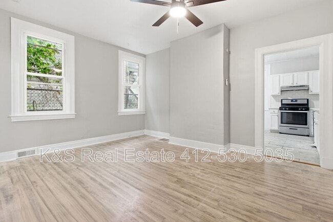 Building Photo - 27 E Orchard Ave