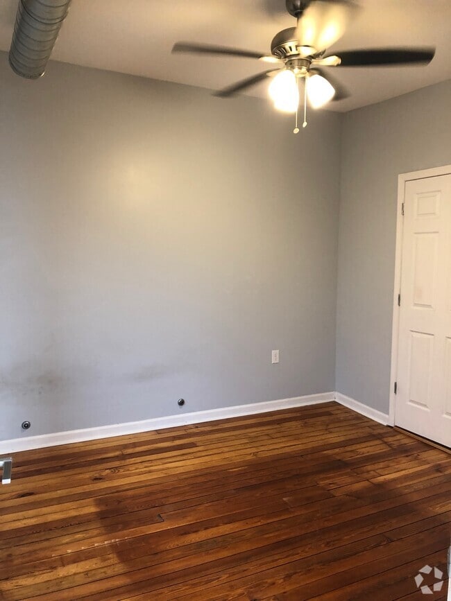 Building Photo - 580 Amherst St Unit 3 Rental