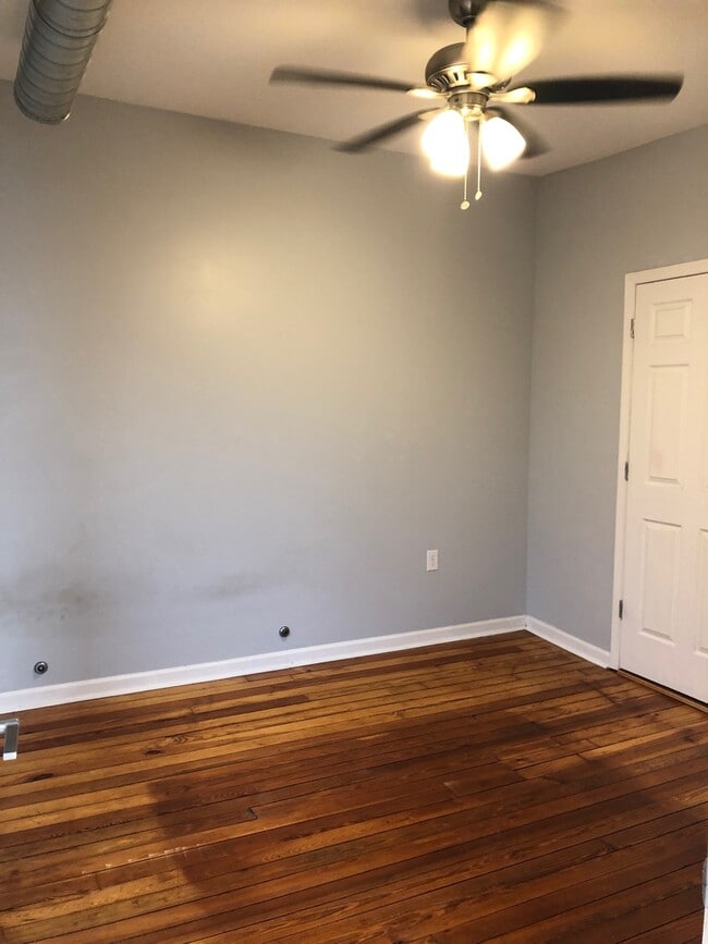 Building Photo - 580 Amherst St Unit 3 Rental