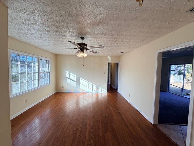 Photo - 4112 Oak Dr
