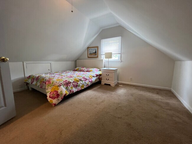 Photo - 395 Adolphus Ave