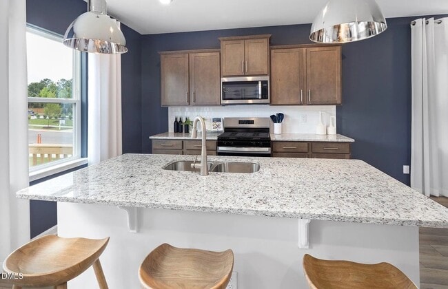 Photo - 1620 Tamarisk Ln