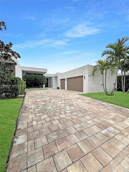 Photo - 16640 Sunset Way