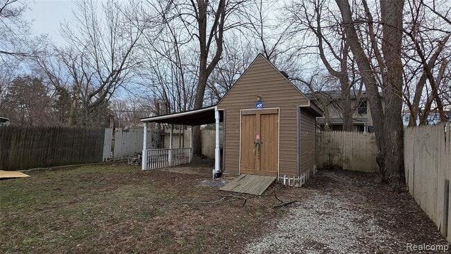 Photo - 33507 Berville Ct