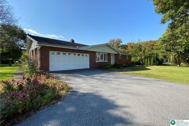 Photo - 510 Zucksville Rd