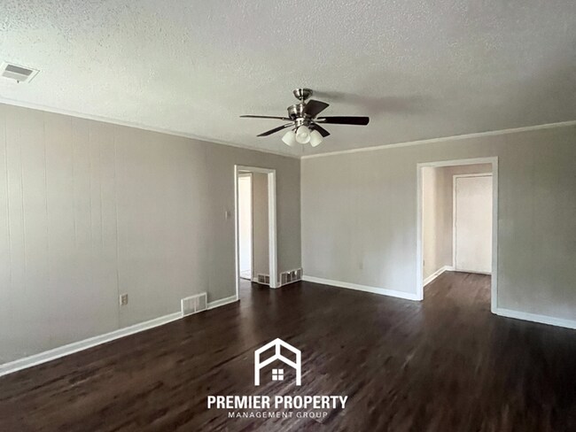 Photo - 5999 Pebblehill Dr