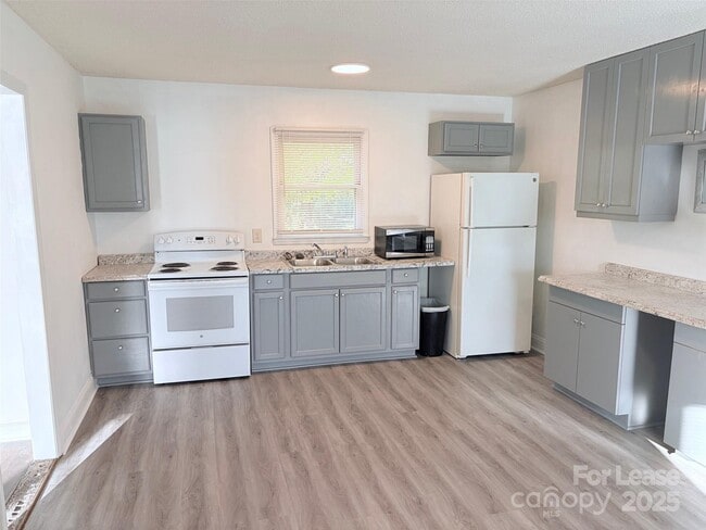 Photo - 3712 Tom Greene Rd