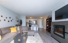 Photo - 564 N State St