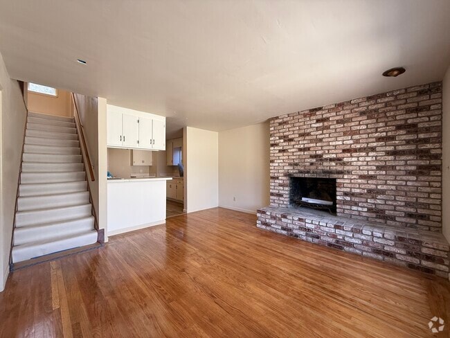 Building Photo - 1818 Stuart St Rental