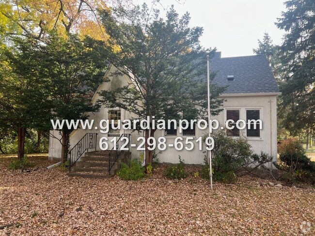 Building Photo - House in Oakdale 1 Acre Lot Available Now,...