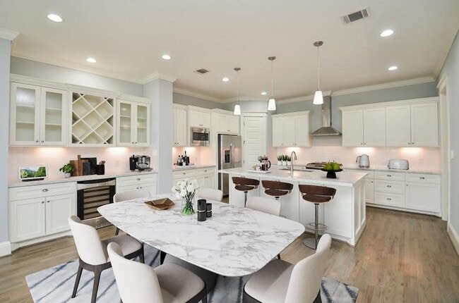 Building Photo - 2511 Judiway St