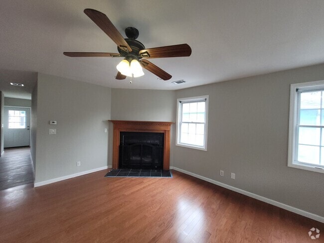 Building Photo - 27-29-29 Highland Ave Unit 27 Highland Ave Rental