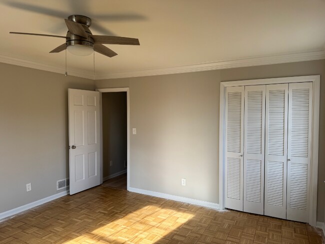 Photo - 865 Spalding Dr