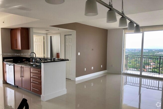 Building Photo - 3232 SW 22nd Terrace Unit 1710 Rental