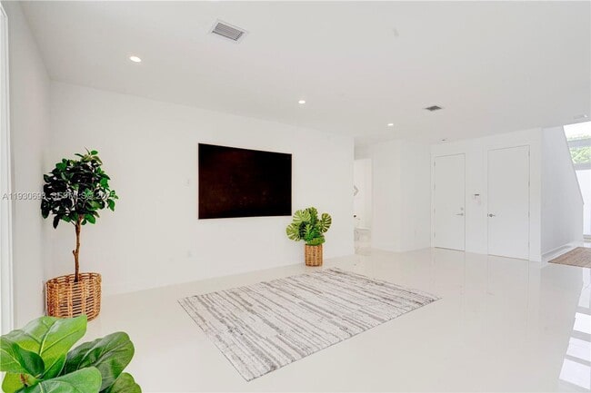 Photo - 1805 NW 22nd Ct
