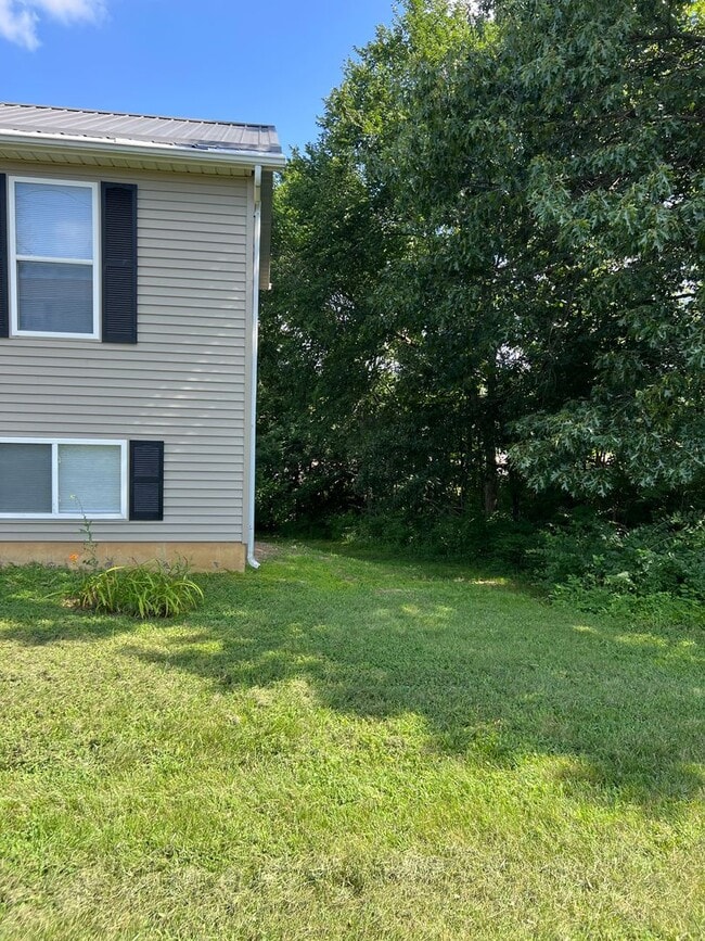 Photo - 4 bedroom rental home