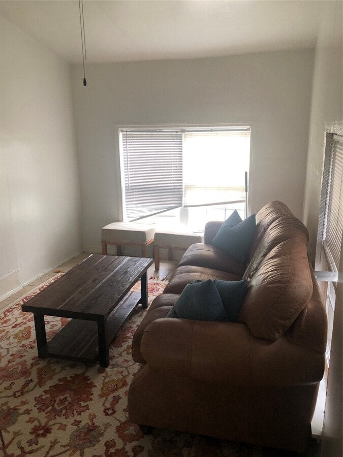 Photo - 4310 Holt St