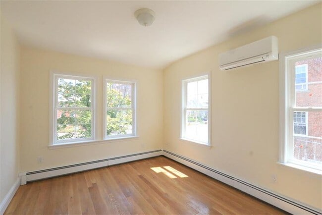 Photo - 220 Massachusetts Ave Unit 4
