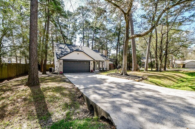 Photo - 21 Edgewood Forest Ct