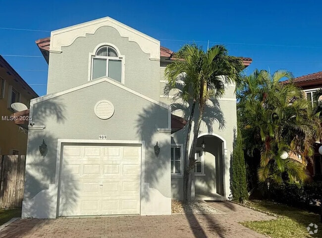 Building Photo - 909 NE 41st Ter Rental