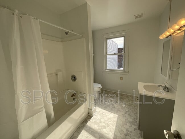 Photo - 246 Walnut St