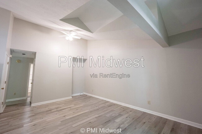 Photo - 120 E King St