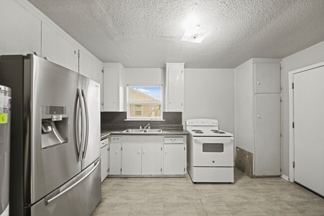 Photo - 1248 Chevy Chase Dr