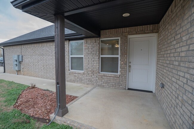 Photo - Beautiful 3 Bedroom 2 Bath Duplex!