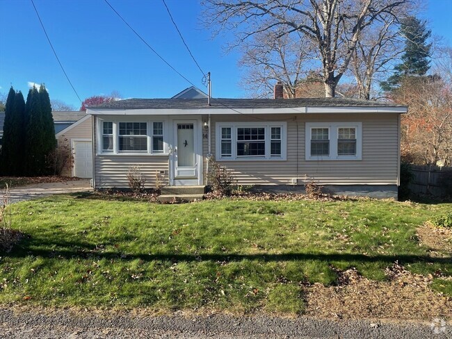 Building Photo - 14 Tamarack Rd Rental