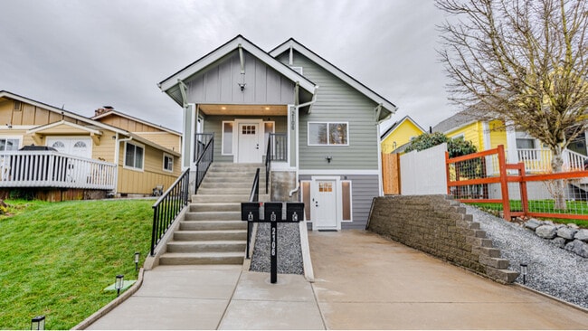 Photo - 2106 Oakes Ave Unidad B