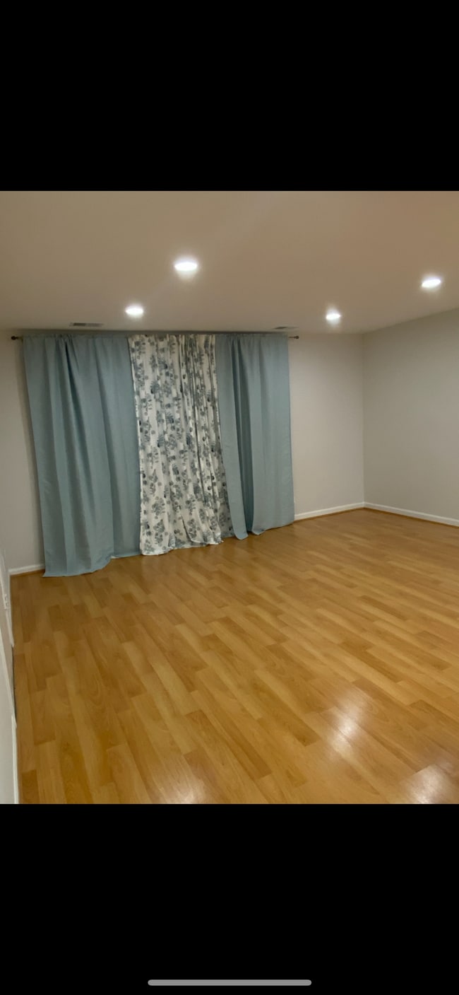Photo - 6876 W Touhy Ave