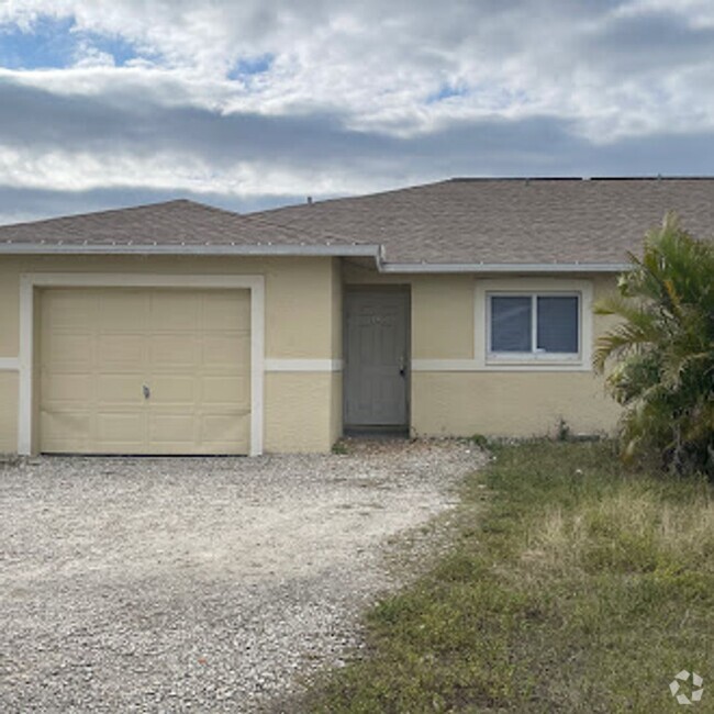 Building Photo - Now Available in Lehigh-3 Bedroom 2 Bath D... Rental