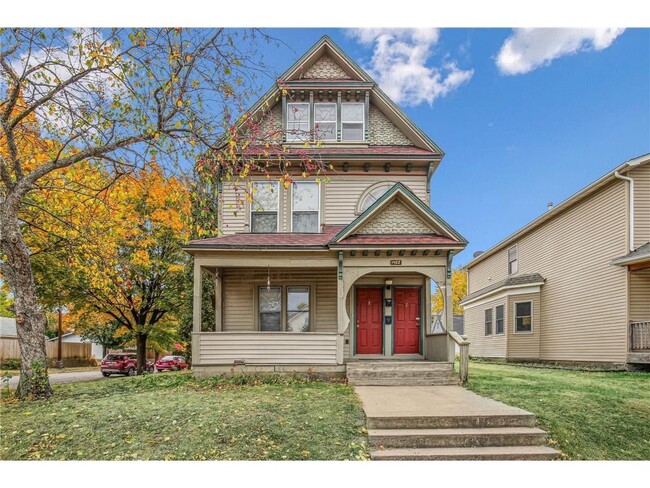 Building Photo - 1402 Thomas Ave W