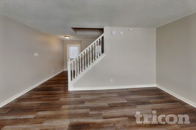 675 Country Gate Dr