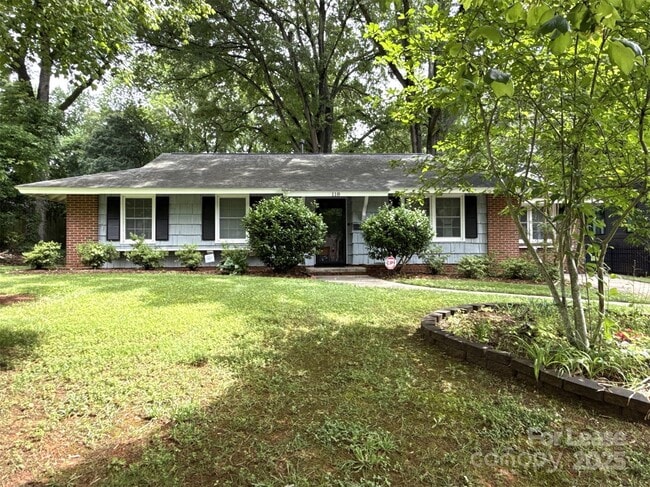 Building Photo - 118 Manning Dr Rental