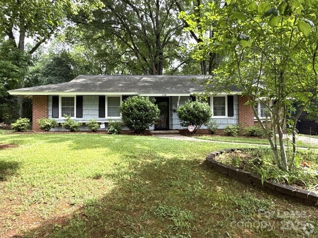 Building Photo - 118 Manning Dr Rental