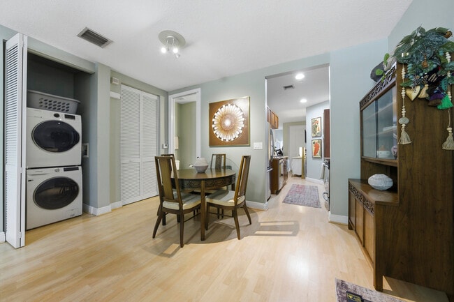 Photo - 232 SW 14th Ave