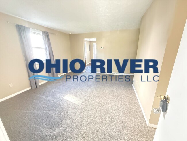 27 Locust Ave Unidad 1st Floor