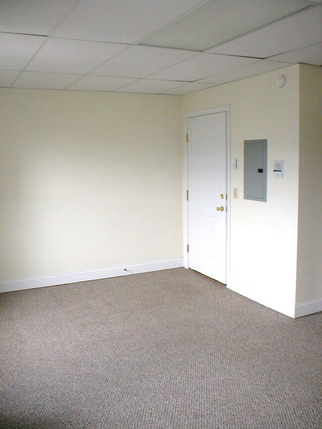 Photo - 725 W 3rd St Unit 2