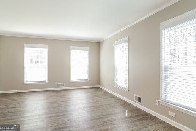 Photo - 1666 Greenbrook Dr